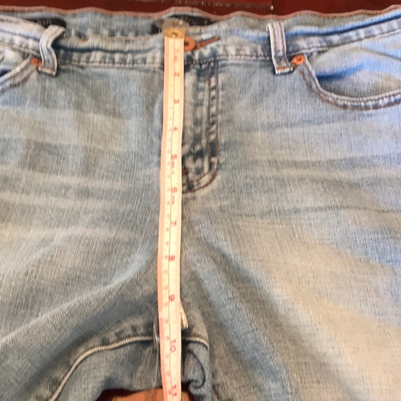 Lucky Brand Distressed Jeans - Picture 4 of 8